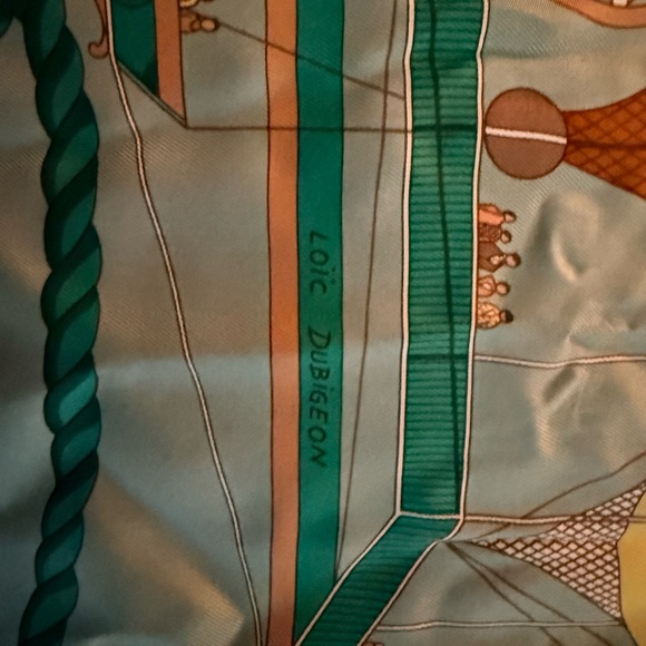 Hermes Silk Scarf
At the heart of Life Colorful Hot Air Balloon - Picture 8 of 10